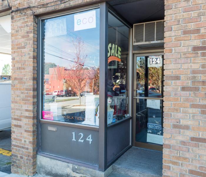 Tie Palace