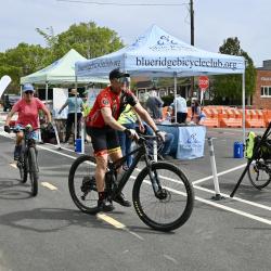 Bicyclists riding straight to the festival