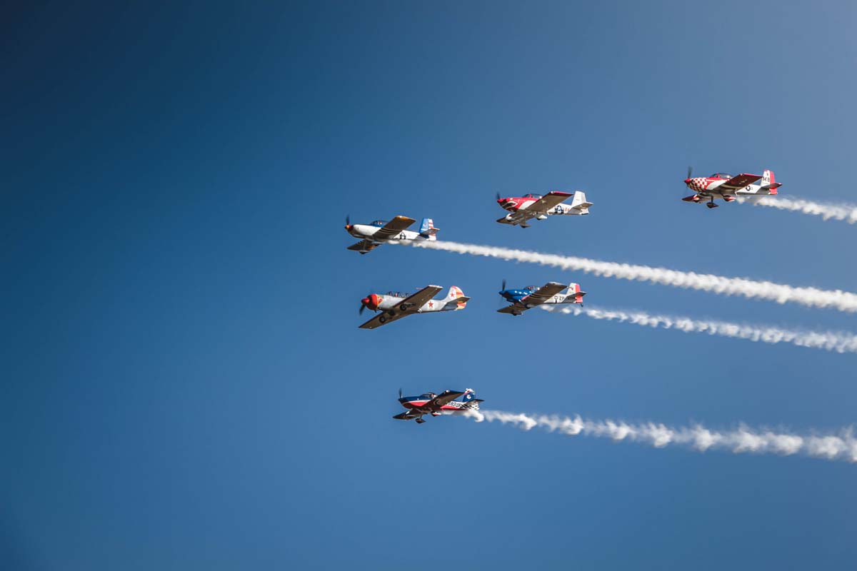 six planes flying in formation